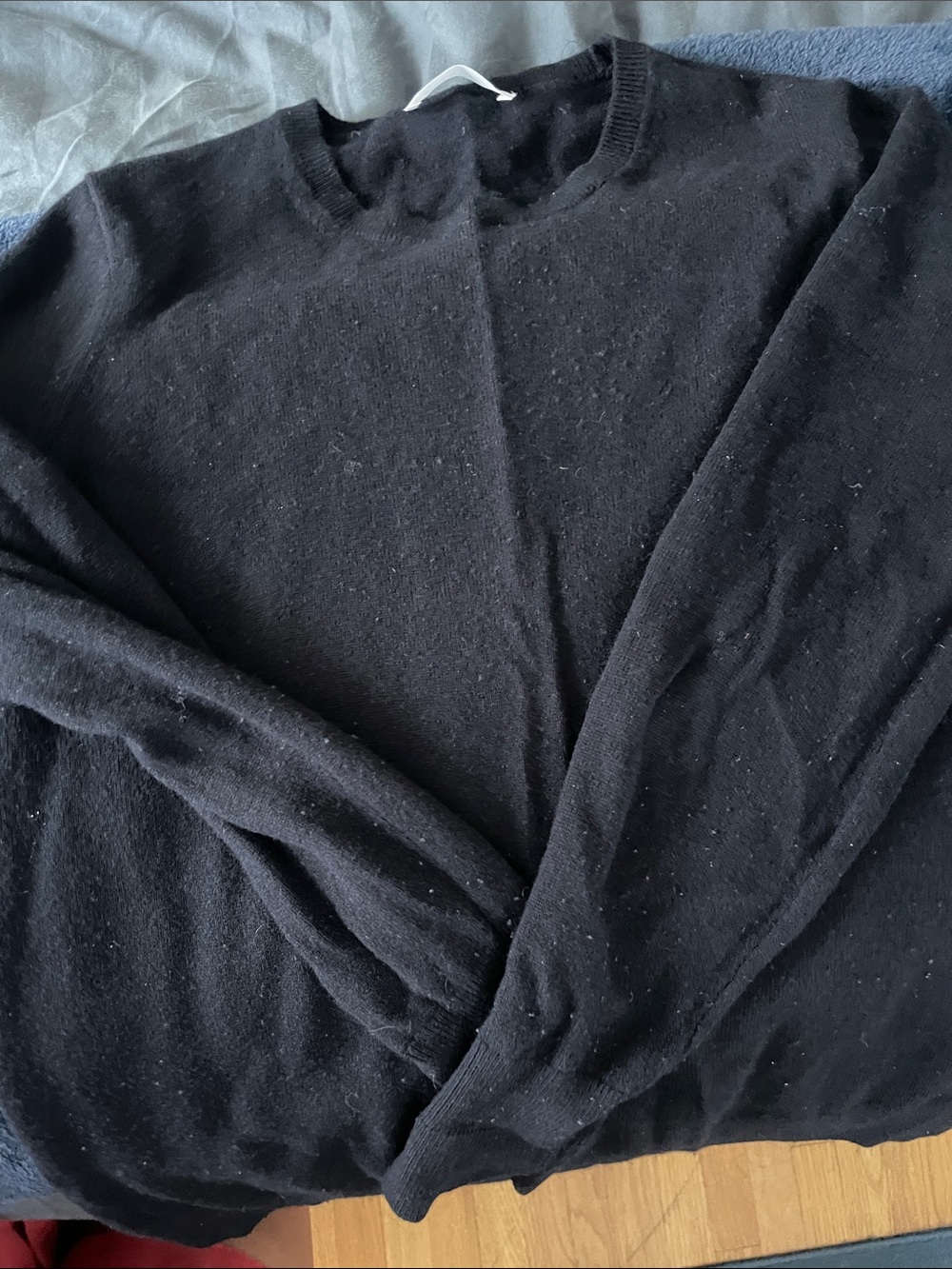 Everlane Women’s cashmere Crewneck Sweater- Dark Navy